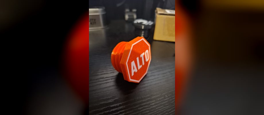 Tapón de tanque de gasolina con forma de señal de ALTO, diseñado a la medida